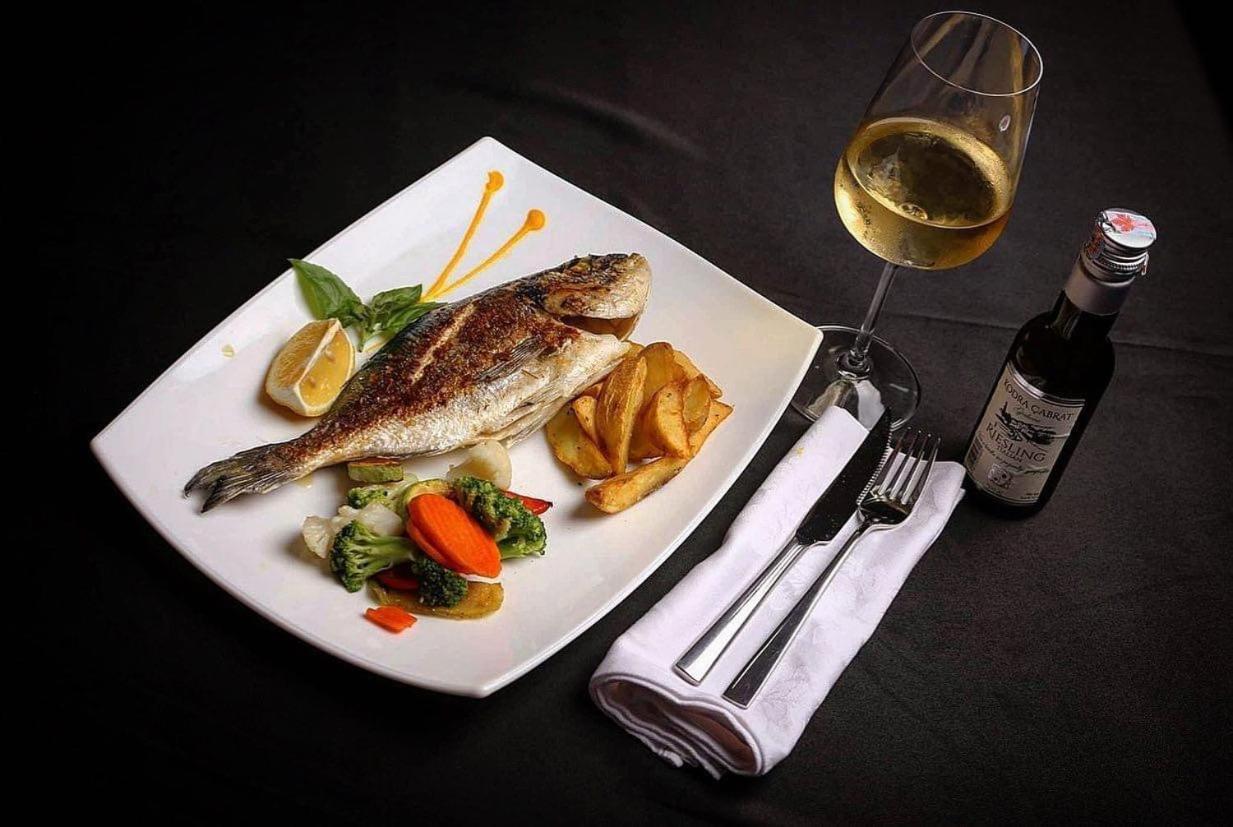 Conti Hotel & Restaurant Gjakova Luaran gambar